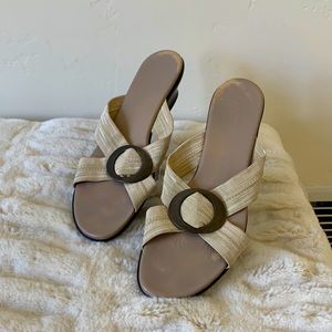 Munro Sandals. Size 8. Taupe Elastic upper with Bronze Accent. 1 1/2” He…